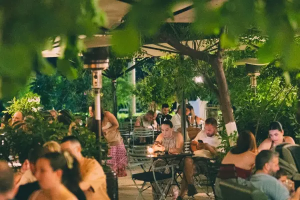 Looks casual. Is curated. Feels right.
____________________________
#barralugarden #afternoondrinks #afternoonsnacks
#gardenview #gardendrinks
#ZakynthosCoffeeSpot #BarraluMoments #bestspot
#CocktailTimeAtBarralu #DrinkWithAView
#SipRelaxEnjoy #BarraluZakynthos #Barralu